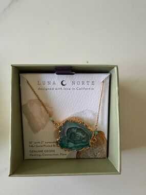 Luna Norte Gold-Plated Green Geode Pendant Necklace